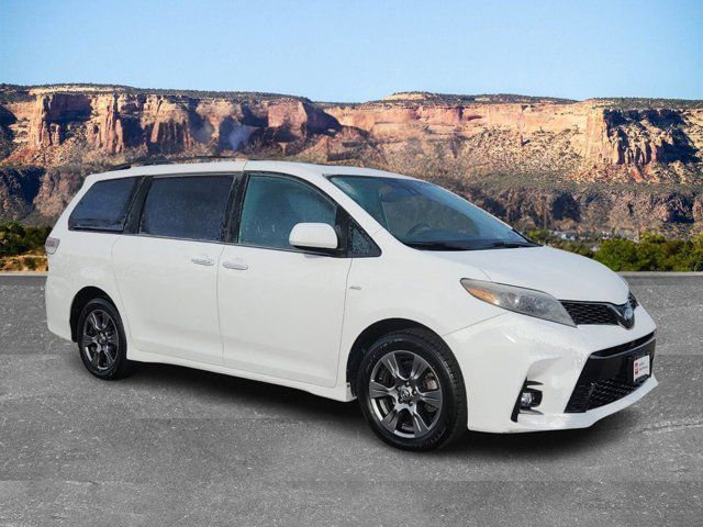 2019 Toyota Sienna SE Premium