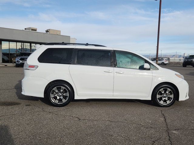 2019 Toyota Sienna SE Premium