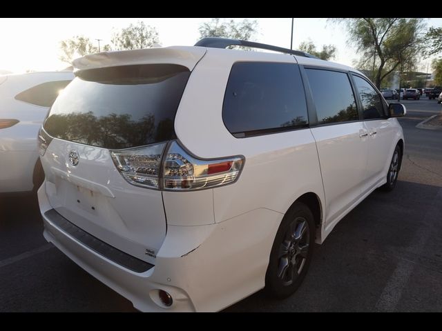 2019 Toyota Sienna SE Premium