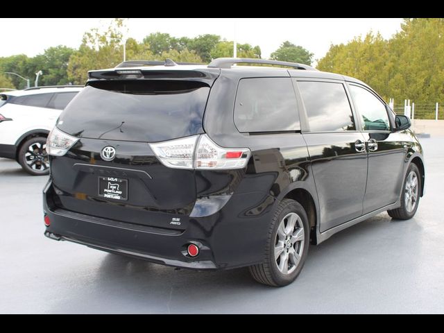 2019 Toyota Sienna SE Premium