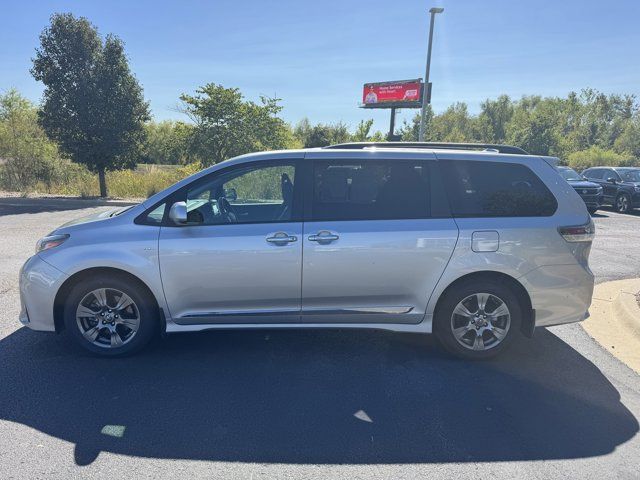 2019 Toyota Sienna SE Premium