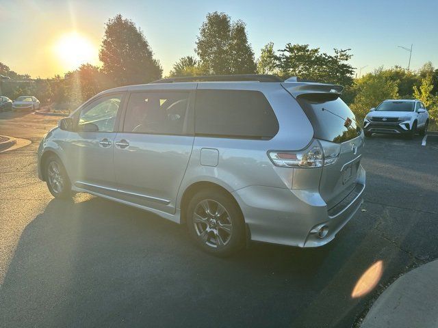 2019 Toyota Sienna 