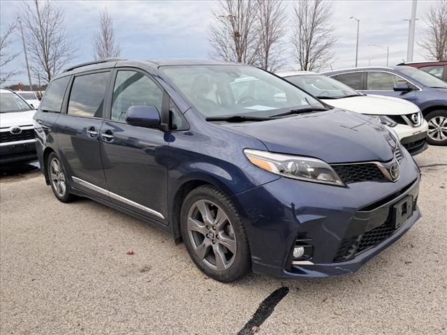 2019 Toyota Sienna SE Premium