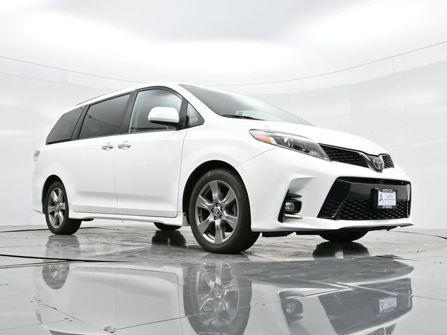 2019 Toyota Sienna SE