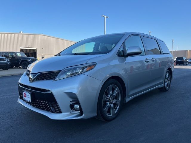 2019 Toyota Sienna SE Premium