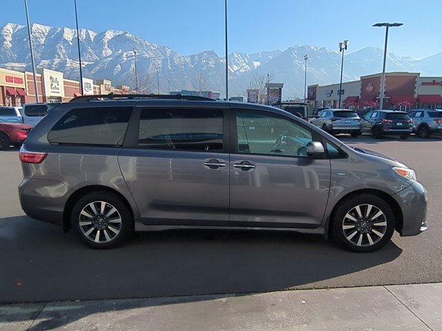 2019 Toyota Sienna XLE Premium