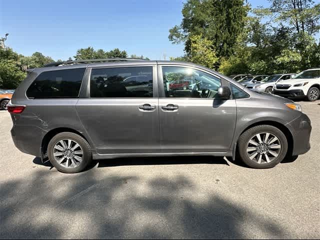 2019 Toyota Sienna XLE