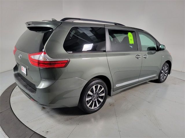 2019 Toyota Sienna XLE