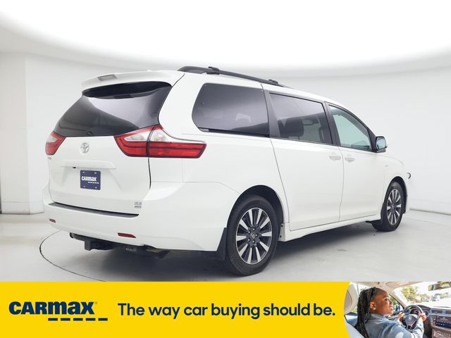 2019 Toyota Sienna XLE