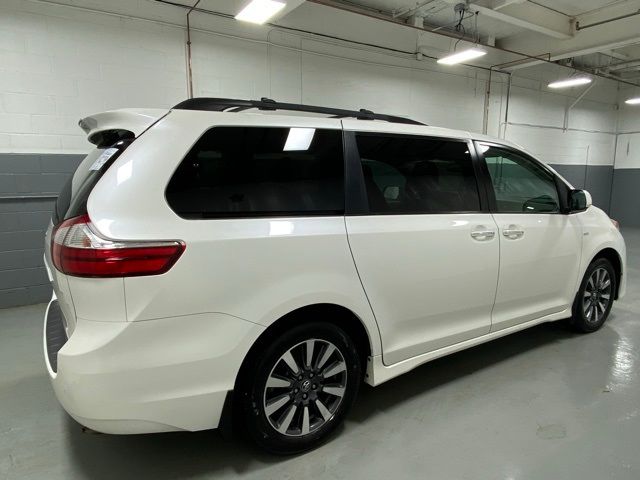 2019 Toyota Sienna XLE