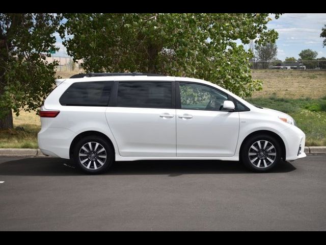 2019 Toyota Sienna XLE