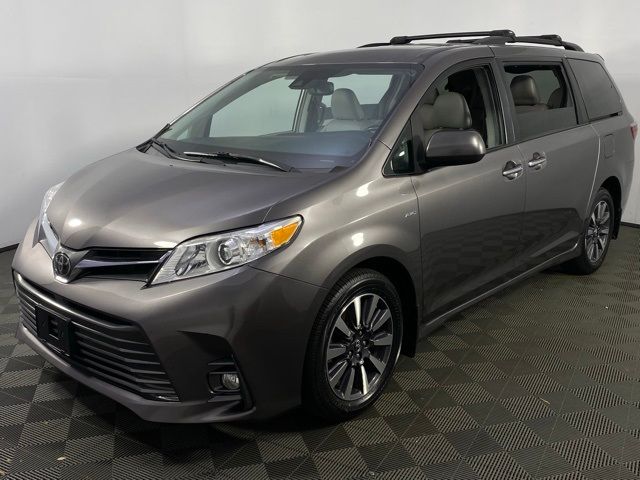 2019 Toyota Sienna XLE