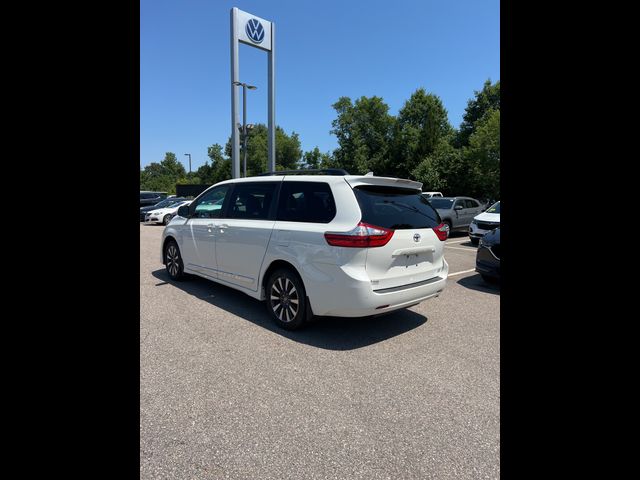 2019 Toyota Sienna XLE