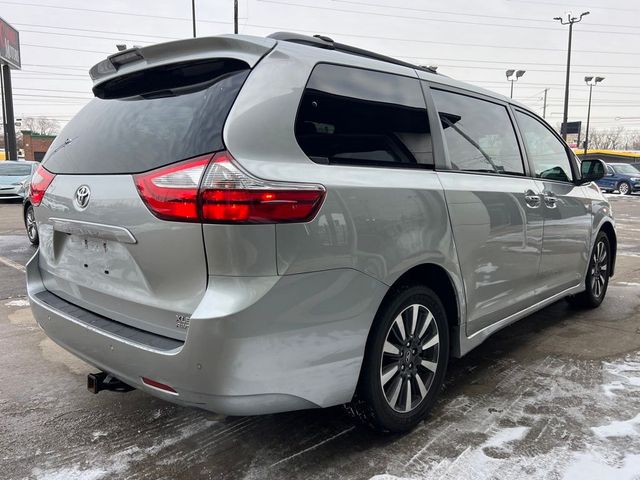 2019 Toyota Sienna XLE