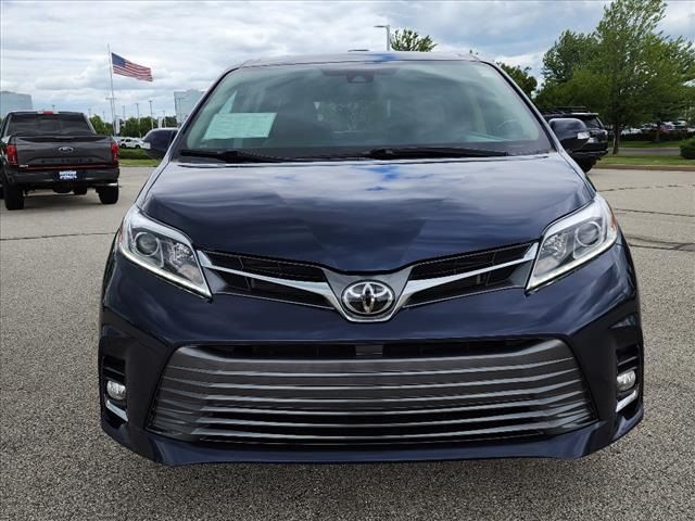 2019 Toyota Sienna XLE