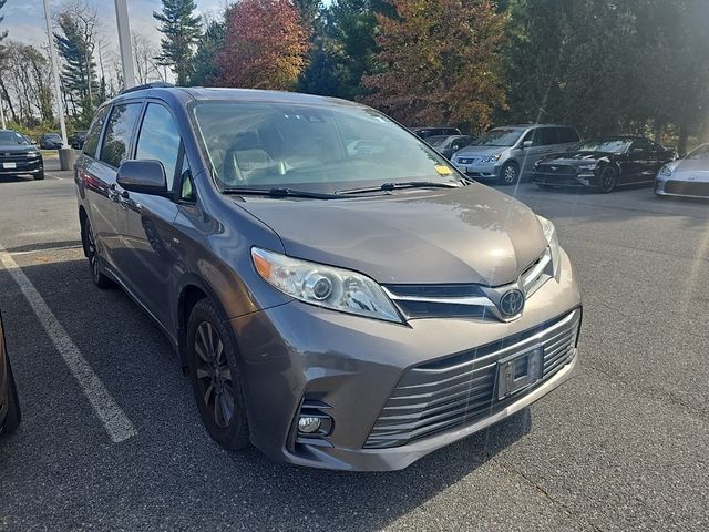 2019 Toyota Sienna XLE