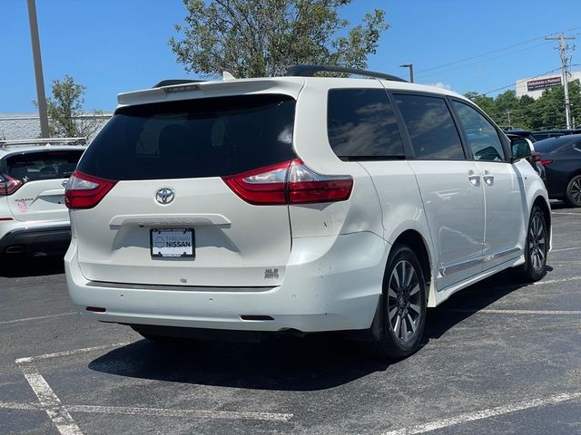 2019 Toyota Sienna 