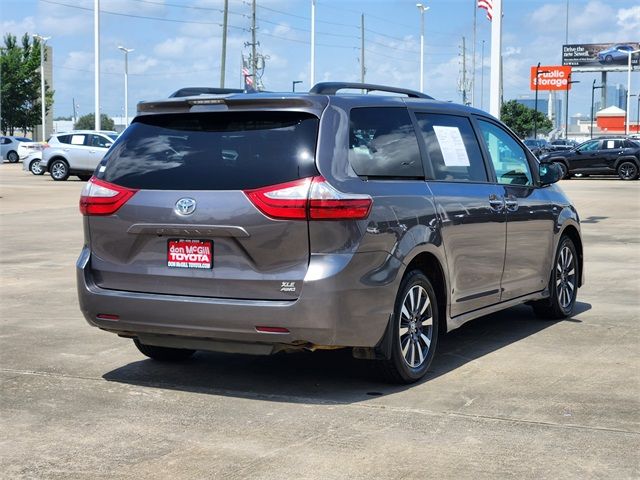 2019 Toyota Sienna XLE