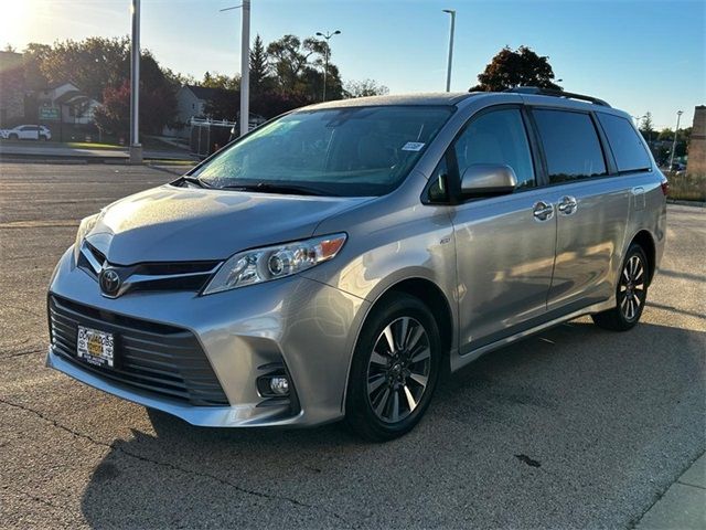 2019 Toyota Sienna 