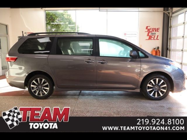 2019 Toyota Sienna XLE