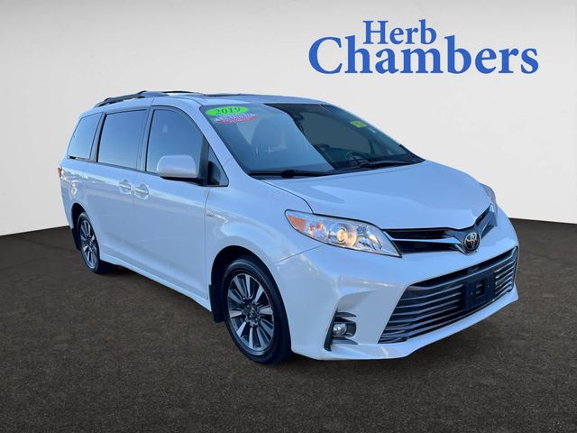 2019 Toyota Sienna XLE