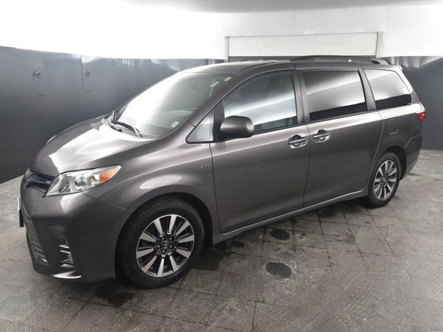 2019 Toyota Sienna 