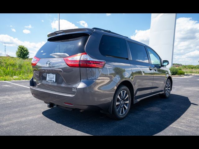 2019 Toyota Sienna XLE