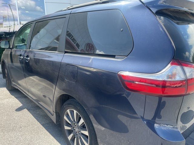 2019 Toyota Sienna XLE