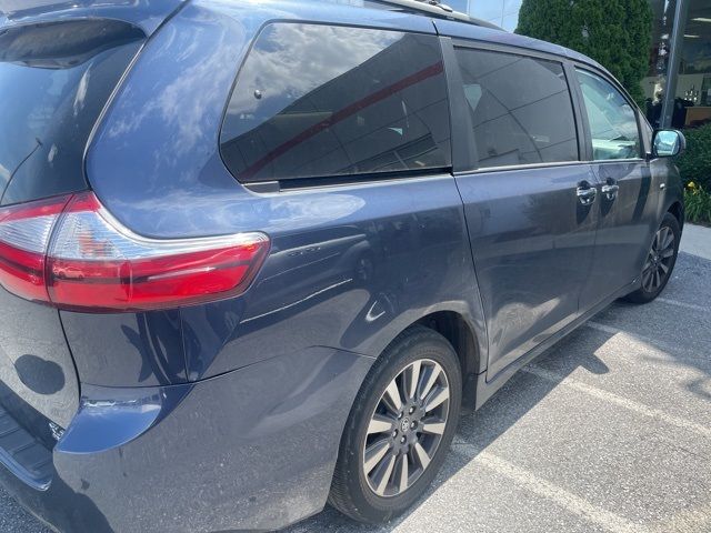 2019 Toyota Sienna XLE