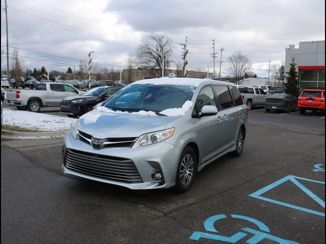 2019 Toyota Sienna XLE