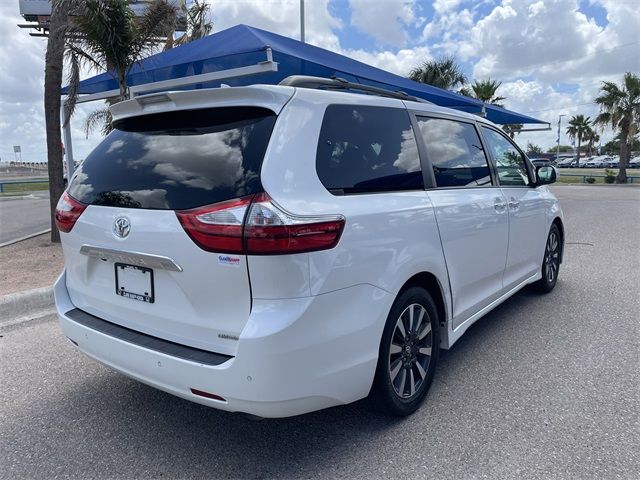 2019 Toyota Sienna XLE