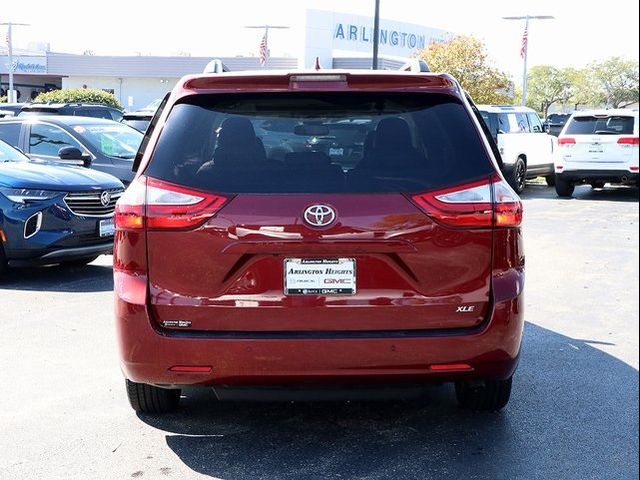 2019 Toyota Sienna 