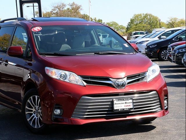 2019 Toyota Sienna XLE