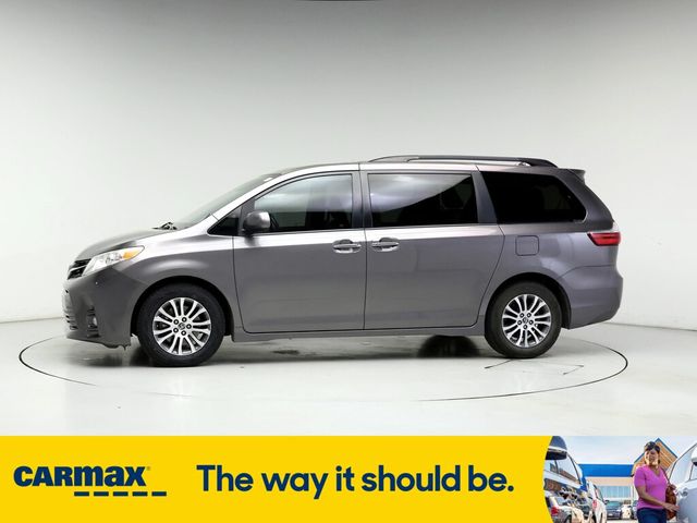 2019 Toyota Sienna XLE