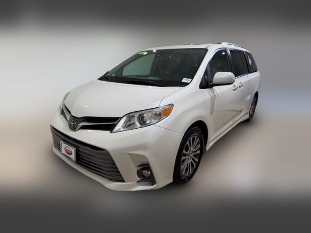 2019 Toyota Sienna XLE