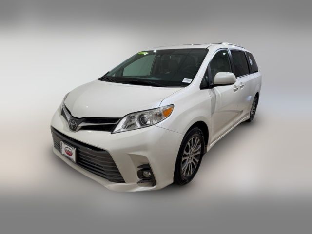 2019 Toyota Sienna XLE