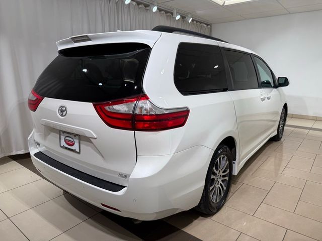 2019 Toyota Sienna XLE