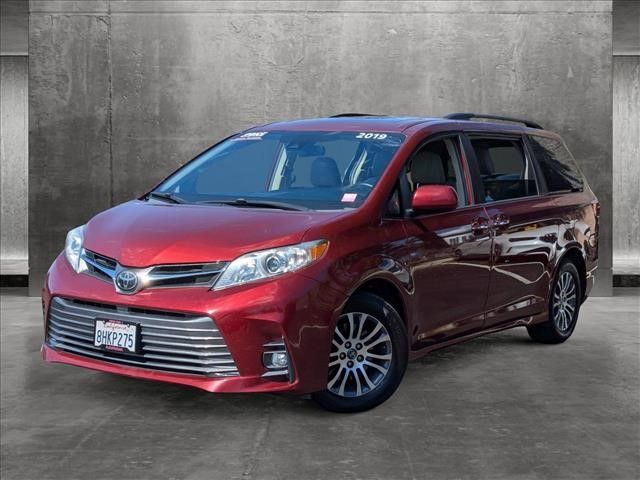 2019 Toyota Sienna XLE