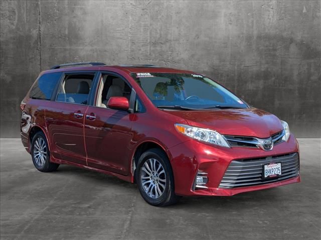 2019 Toyota Sienna XLE