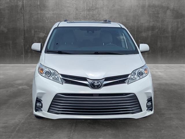 2019 Toyota Sienna XLE