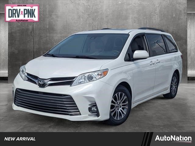 2019 Toyota Sienna XLE