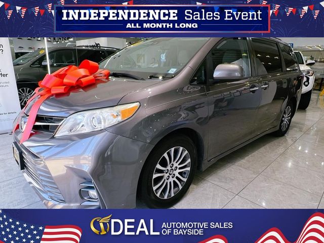 2019 Toyota Sienna XLE