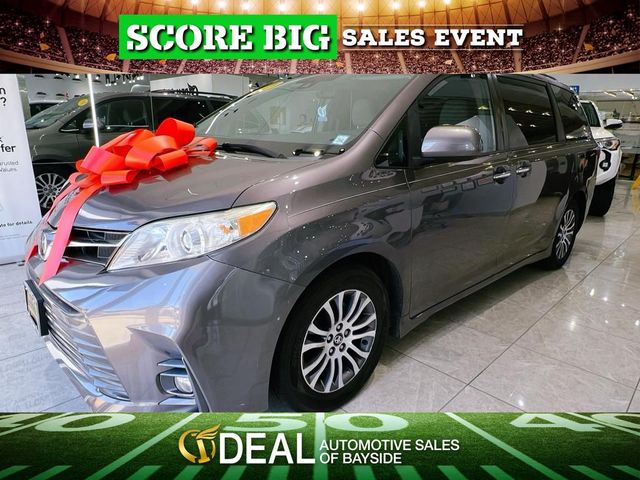 2019 Toyota Sienna XLE