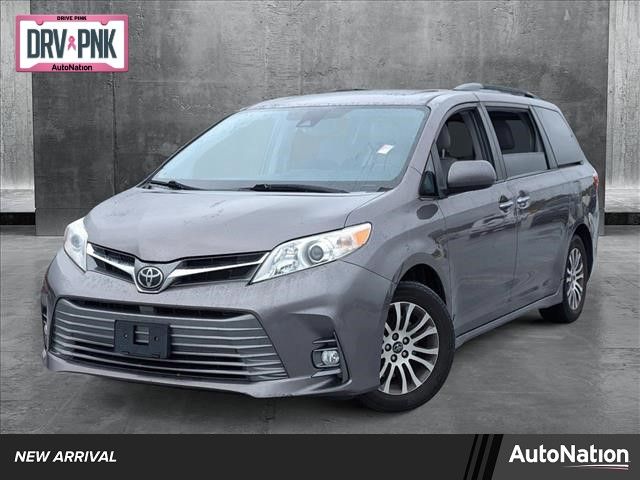 2019 Toyota Sienna XLE