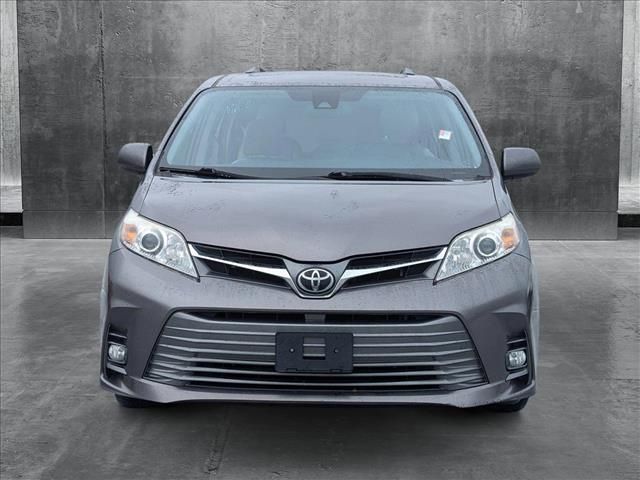 2019 Toyota Sienna XLE