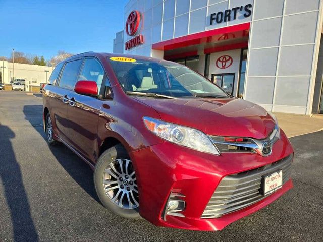 2019 Toyota Sienna XLE