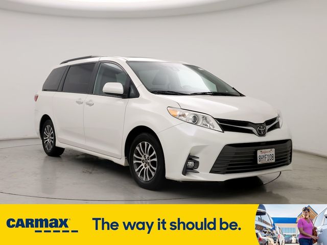 2019 Toyota Sienna XLE