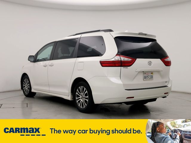 2019 Toyota Sienna XLE