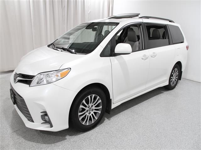 2019 Toyota Sienna XLE