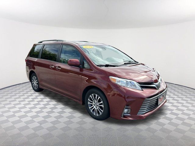 2019 Toyota Sienna XLE